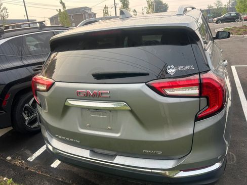 Used 2023 GMC Terrain SLT w/ LPO, Floor Liner Package AWD/4WD image 4