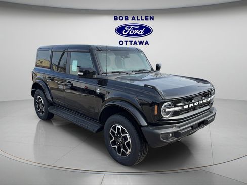 New 2025 Ford Bronco Outer Banks image 14