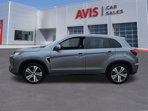 Used 2025 Mitsubishi Outlander Sport SE image 2