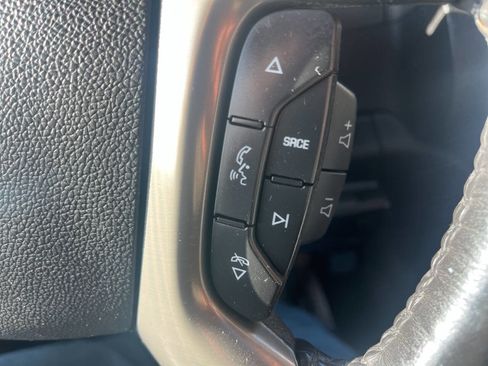 Used 2010 GMC Yukon Denali image 30