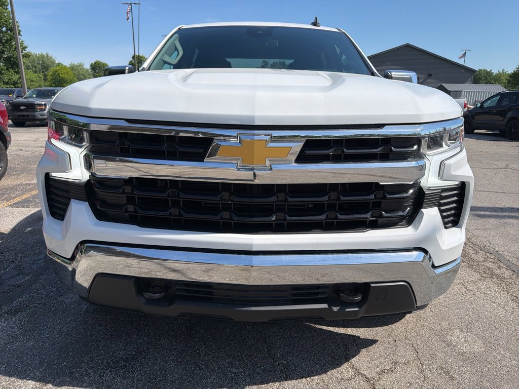 Used 2023 Chevrolet Silverado 1500 LT AWD/4WD image 8