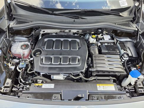Used 2025 Volkswagen Tiguan SE R-Line FWD image 30