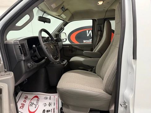 Used 2025 Chevrolet Express 3500 LS image 9