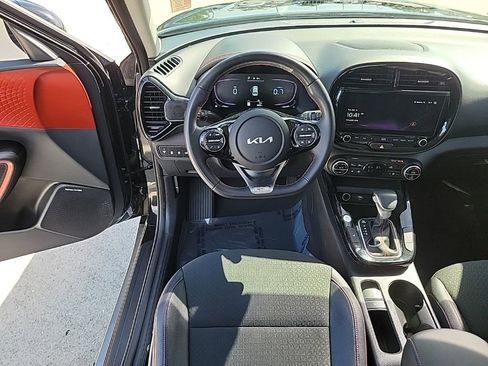 Used 2025 Kia Soul GT-Line w/ GT-Line Technology Package image 18