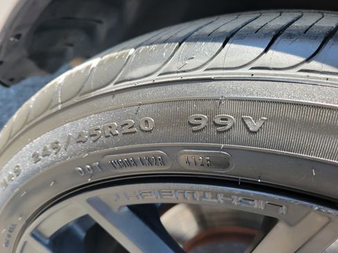 Used 2015 Dodge Challenger R/T Plus image 35