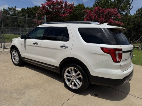 Used 2016 Ford Explorer Limited w/ Equipment Group 301A FWD image 6