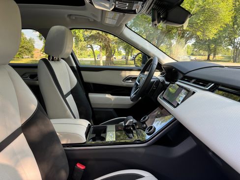 Used 2023 Land Rover Range Rover Velar R-Dynamic S image 27