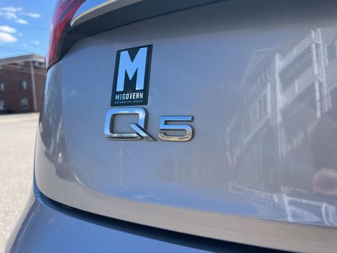 Used 2023 Audi Q5 2.0T Premium w/ Convenience Package image 11