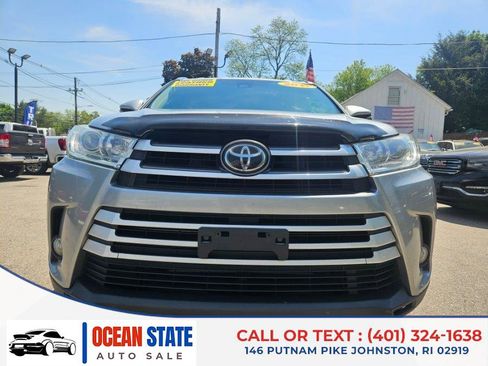 Used 2017 Toyota Highlander XLE AWD/4WD image 9
