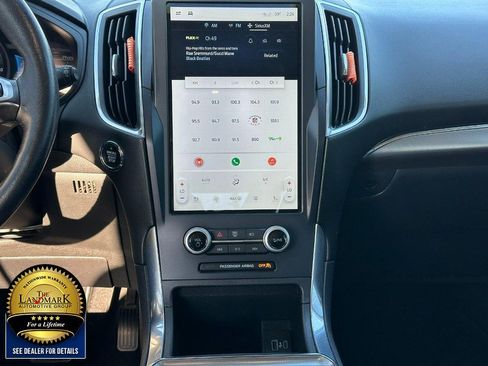 Used 2023 Ford Edge Titanium image 18