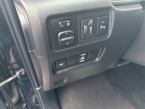 Used 2018 Toyota 4Runner Limited AWD/4WD image 38