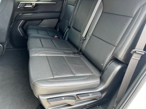 Used 2025 Chevrolet Tahoe LT image 13