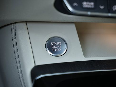 Used 2025 Audi Q5 2.0T Premium Plus w/ Premium Plus Package image 39