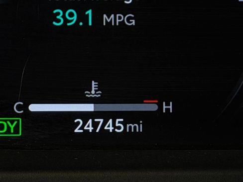 Used 2025 Toyota Crown XLE image 14