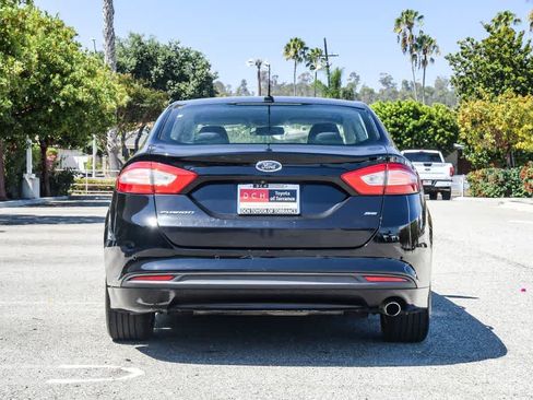 Used 2016 Ford Fusion SE FWD image 8