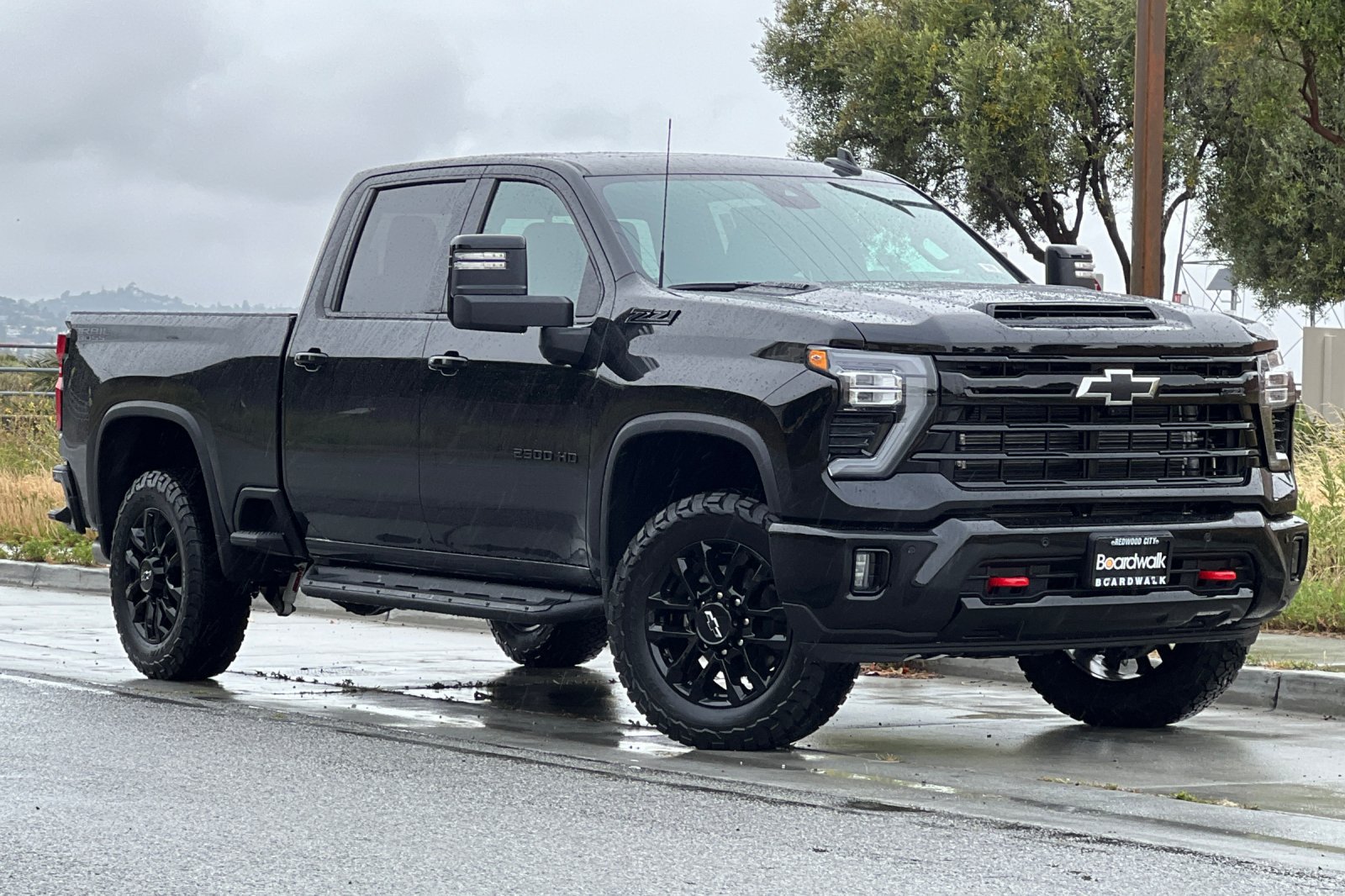 Used 2026 Chevrolet Silverado 2500 LTZ w/ LTZ Plus Package AWD/4WD image 2