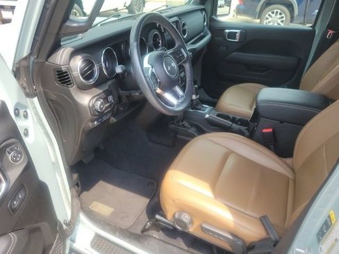 Used 2023 Jeep Wrangler Unlimited Sahara w/ Cold Weather Group AWD/4WD image 2