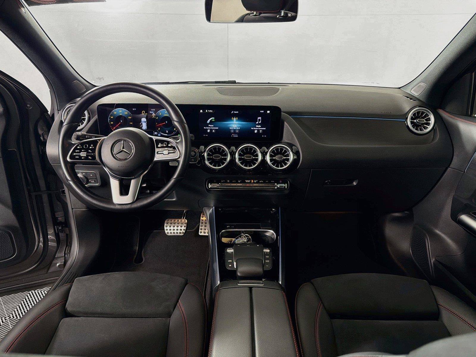 Used 2023 Mercedes-Benz GLA 250 4MATIC w/ AMG Line Exterior image 26