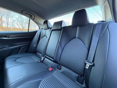 Used 2024 Toyota Camry SE image 15