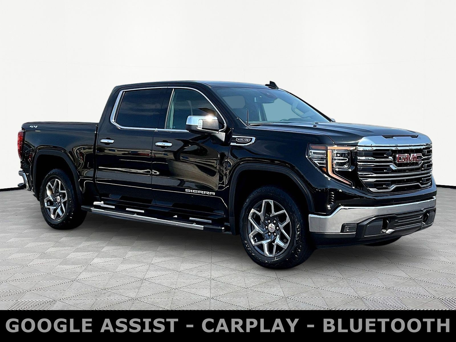 Used 2024 GMC Sierra 1500 SLT w/ SLT Premium Package AWD/4WD image 3