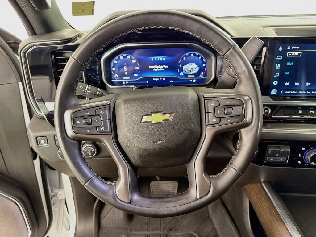 Used 2025 Chevrolet Silverado 2500 High Country w/ Technology Package AWD/4WD image 13