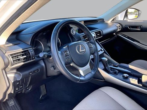 Used 2018 Lexus IS 300 w/ Comfort Package RWD image 15