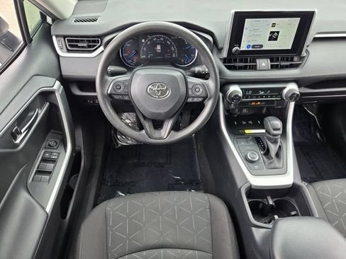 Used 2024 Toyota RAV4 XLE AWD/4WD image 12