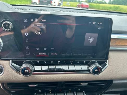 Used 2023 GMC Canyon Denali AWD/4WD image 12