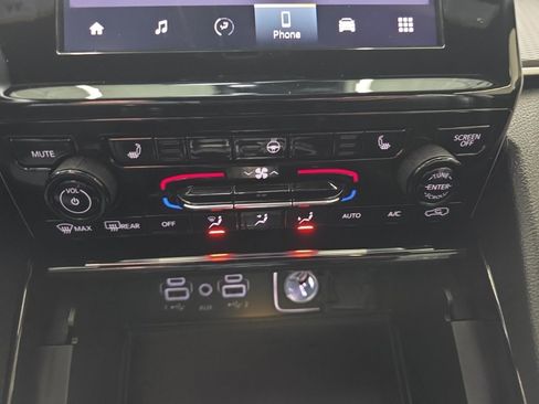 Used 2023 Jeep Grand Cherokee Altitude image 33