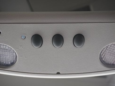 Used 2011 Mercedes-Benz S 550 image 23