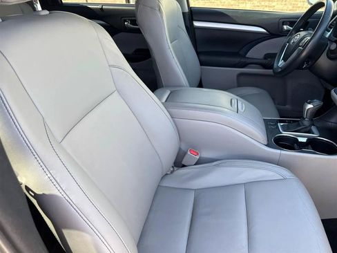 Used 2015 Toyota Highlander XLE FWD image 49