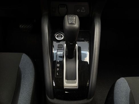Used 2025 Nissan Versa SV FWD image 21