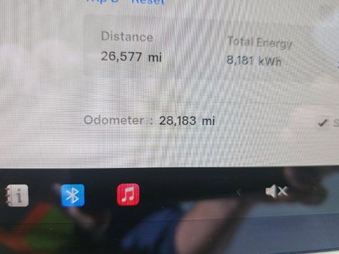 Used 2021 Tesla Model Y Performance image 15