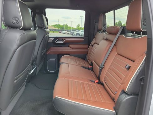 New 2026 GMC Sierra 2500 Denali Ultimate AWD/4WD image 10
