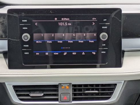 New 2026 Volkswagen Taos SE FWD image 19