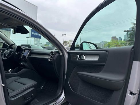 Used 2026 Volvo XC40 B5 Ultra w/ Climate Package AWD/4WD image 11