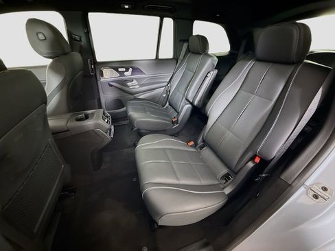 Used 2025 Mercedes-Benz GLS 580 4MATIC image 26