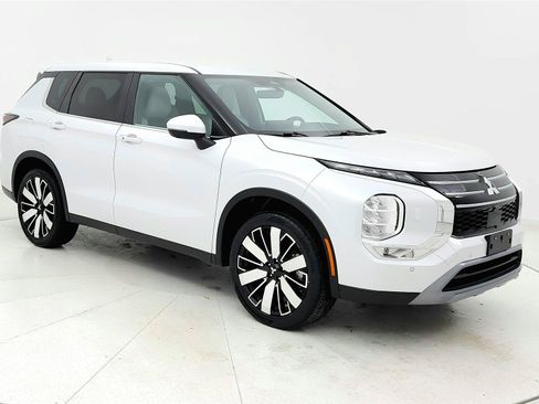 Used 2025 Mitsubishi Outlander SE AWD/4WD image 7