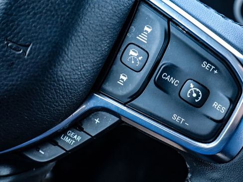 Used 2025 RAM 1500 Laramie image 25