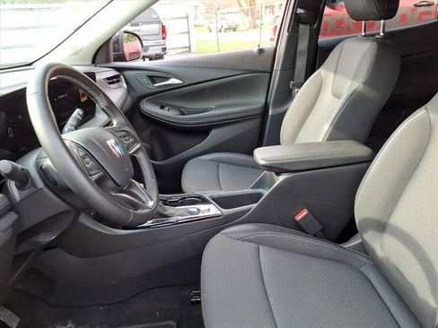 Used 2025 Buick Encore GX Preferred AWD/4WD image 12
