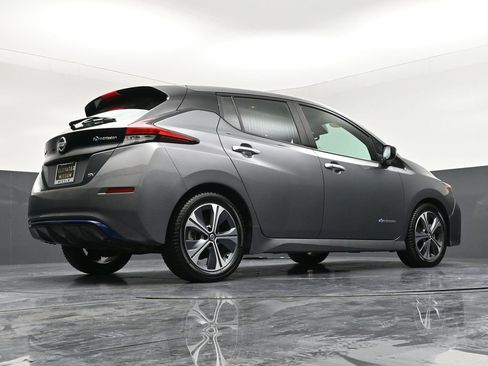 Used 2019 Nissan Leaf SV w/ SV Technology Package image 29