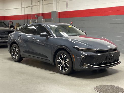 Used 2025 Toyota Crown XLE image 37