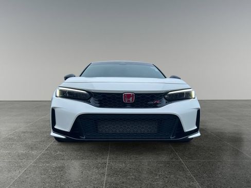 Used 2024 Honda Civic Type R image 2