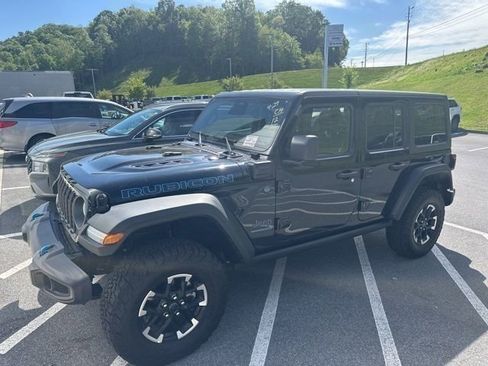 Used 2025 Jeep Wrangler Unlimited Rubicon 4xe w/ Convenience Group AWD/4WD image 34