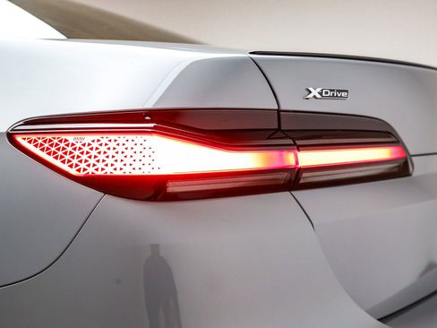 Certified 2023 BMW 760i xDrive w/ Parking Assistance Package image 12