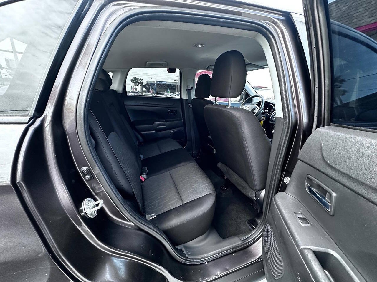 Used 2020 Mitsubishi Outlander Sport ES FWD image 17