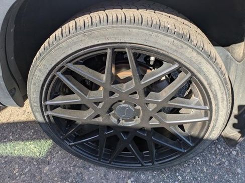 Used 2019 Toyota Highlander SE image 32