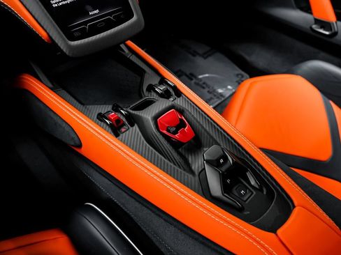 Used 2025 Lamborghini Revuelto AWD/4WD image 30