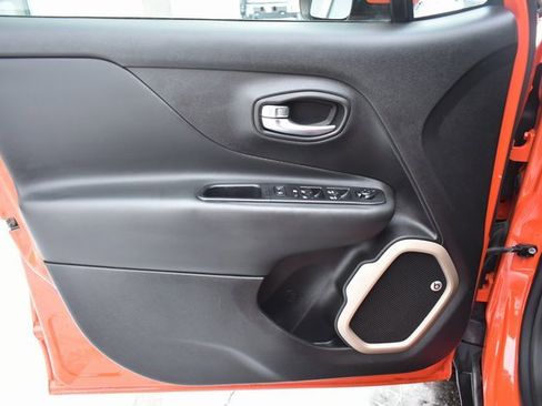 Used 2016 Jeep Renegade 75th Anniversary image 14