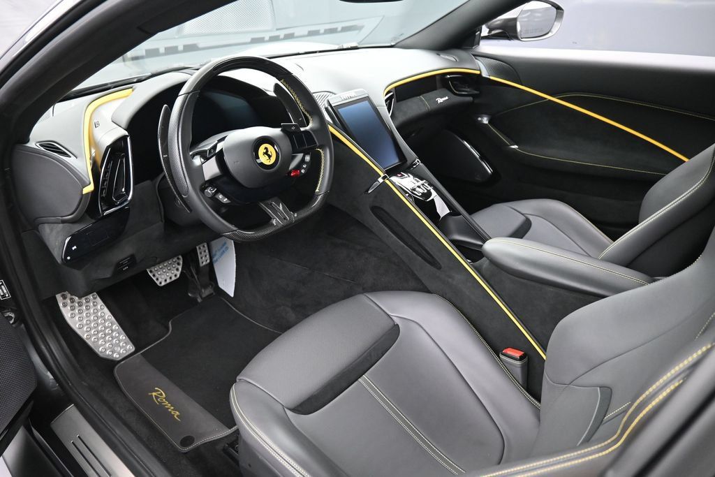 Used 2022 Ferrari Roma RWD image 4